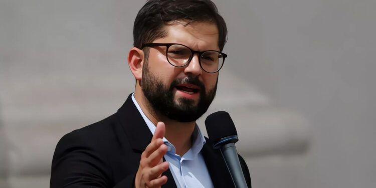 Chile: Boric responde a Trump y evalúa opciones ante posibles restricciones comerciales