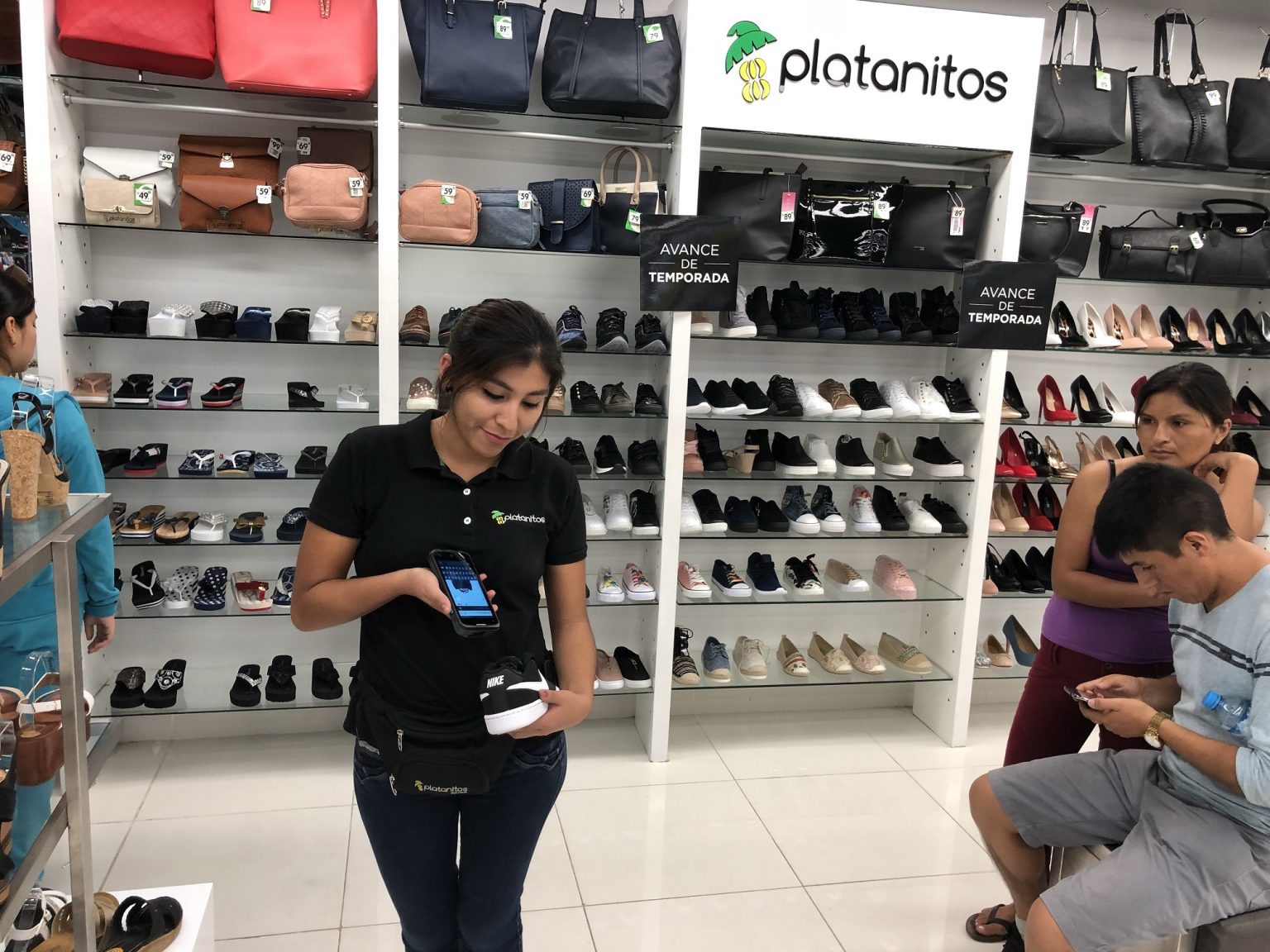 Platanitos De Una Pequeña Tienda De Zapatos A Un Imperio De La Moda En