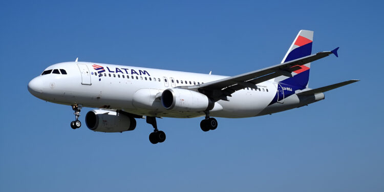 Viajeros ya pueden acceder a vuelos nocturnos de Latam entre Lima y Piura con nuevos horarios