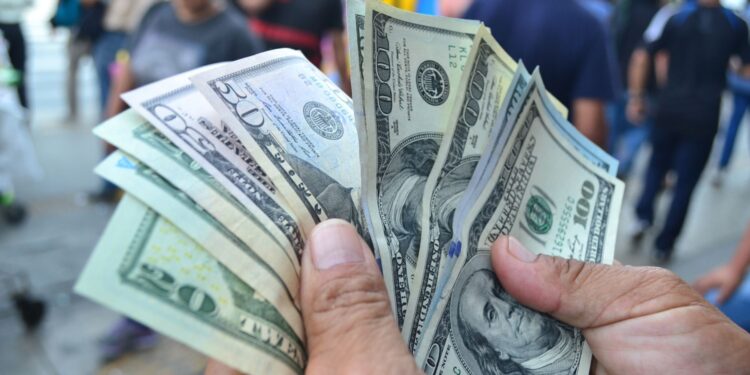 Precio del dólar vuelve a caer: así cerró el tipo de cambio HOY, 13 de octubre, en Perú