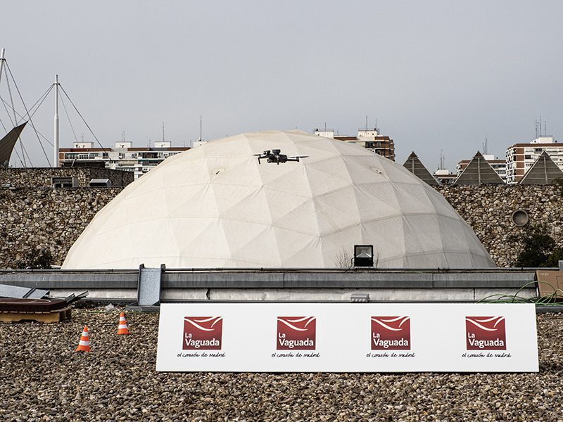¡A la vanguardia! Este centro comercial utiliza drones para patrullar sus instalaciones