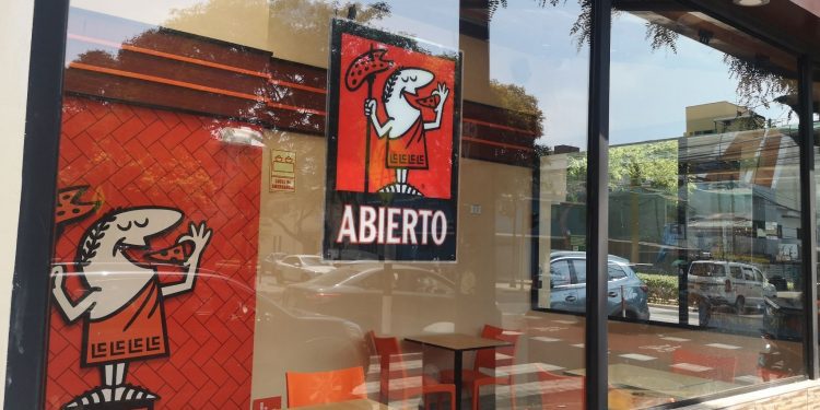 Little Caesars inaugura nueva pizzería y suma sus primeras 15 en Lima