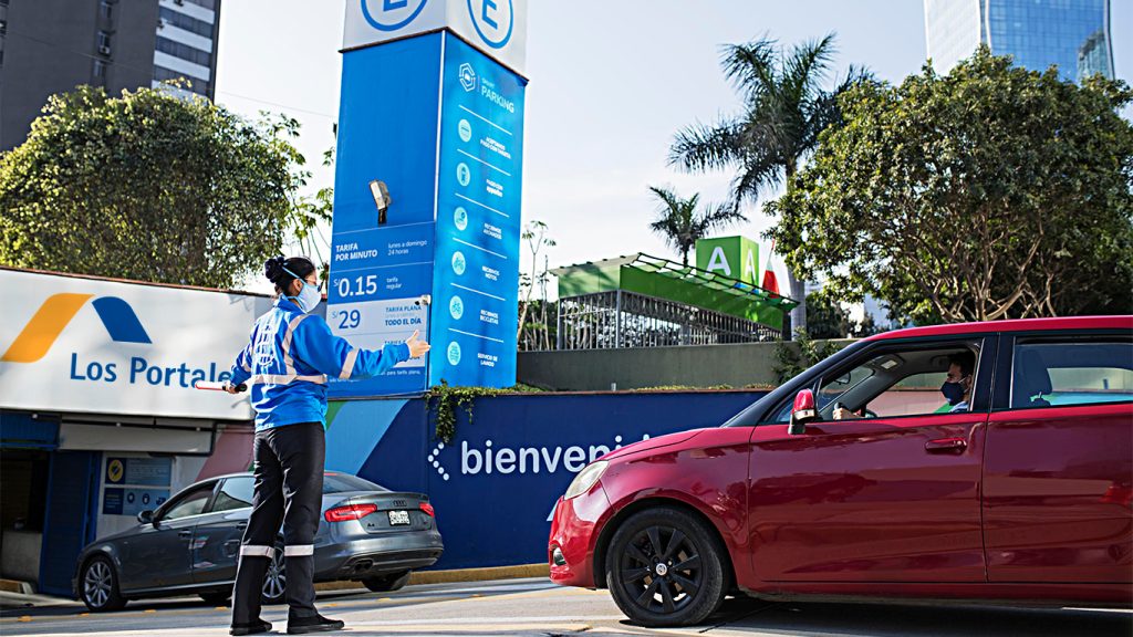 Los Portales completa la venta de su negocio de estacionamientos