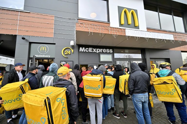 McDonald's reabre locales en Ucrania y genera grandes colas por una Big Mac