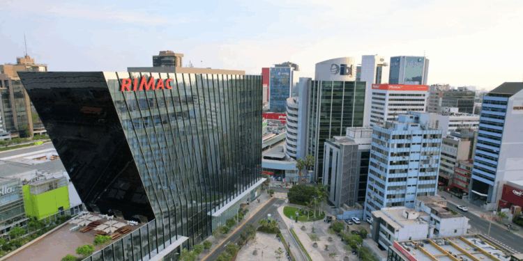 Confianza empresarial en Perú mantiene tendencia optimista por quinto mes consecutivo