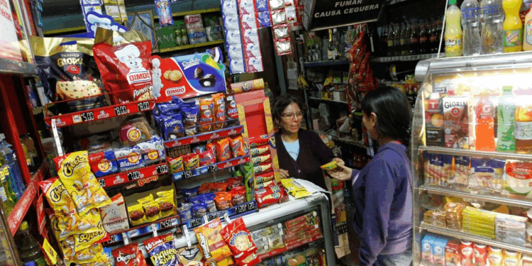 Más de 2.600 bodegas cerraron en Perú durante 2025 por ola de inseguridad y extorsiones