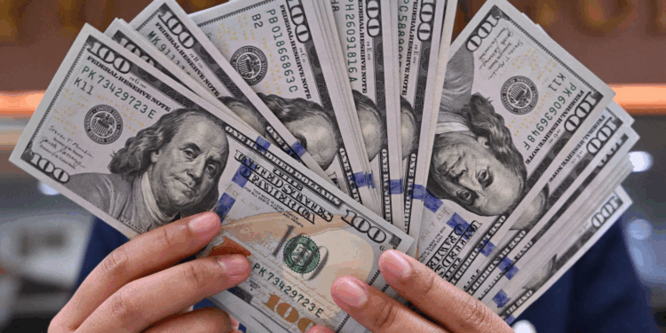 ¿El dólar seguirá cayendo o se estabilizará? Esto señalan los analistas tras cierre en S/ 3.38
