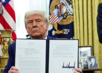 Estados Unidos prevé aplicar aranceles generales de 15% a las importaciones «esta semana»