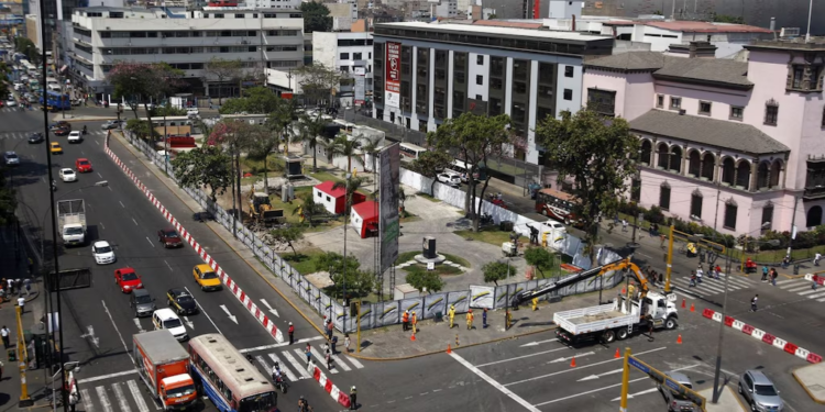 Reabren tramo de la Av. 28 de Julio tras 5 años de cierre por obras de la Línea 2 del Metro