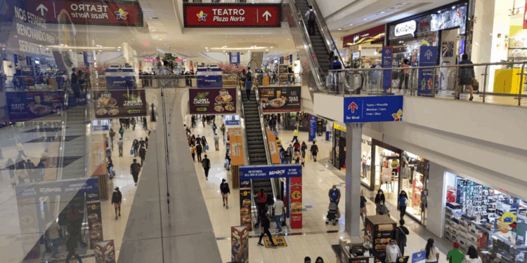 Sector comercio mantiene su recuperación y crece 2.83% en abril, según el INEI