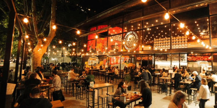 INEI: Actividad de restaurantes creció 2,24% en septiembre: ¿qué rubros impulsaron el alza?