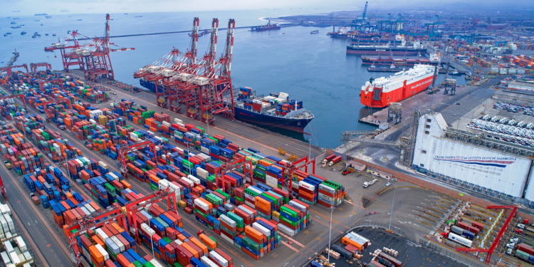 Perú y El Salvador impulsan negociaciones para firmar un TLC en 2024