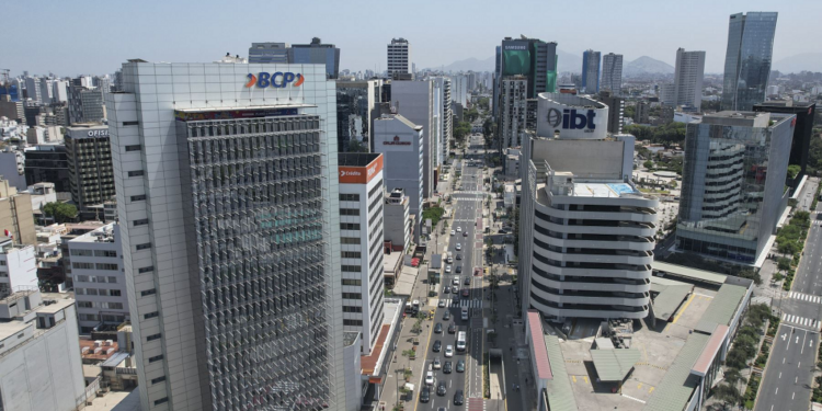 Economía peruana crecería un 3.1% este año y un 3% en 2025, proyecta el BCR