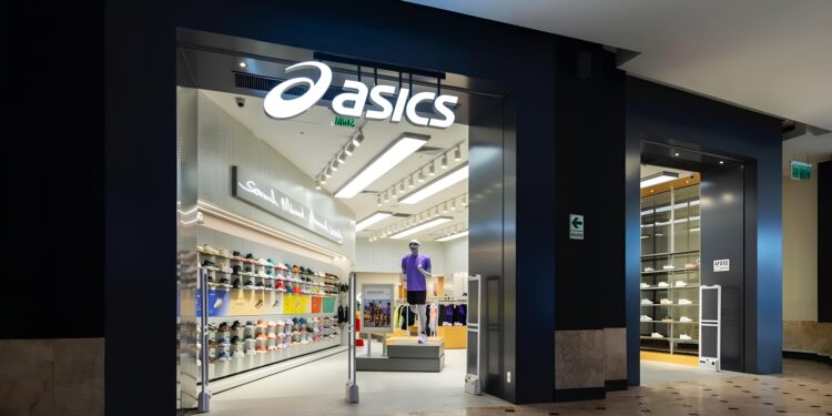 Asics, la marca japonesa de calzado deportivo, abrió su tienda más grande en Perú: ¿dónde?