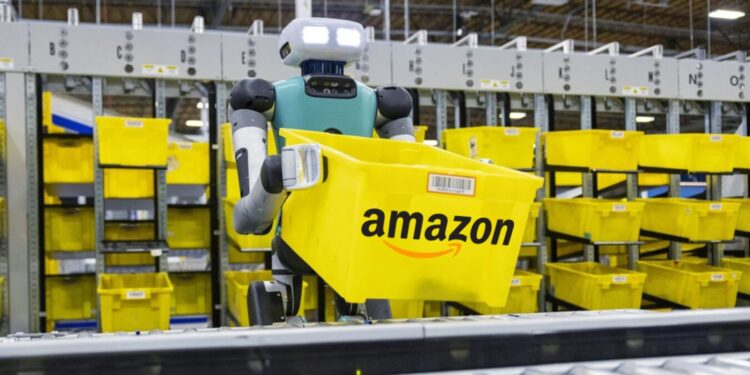 Amazon despide a 18,000 empleados y los reemplaza con 750,000 robots para tareas de logística