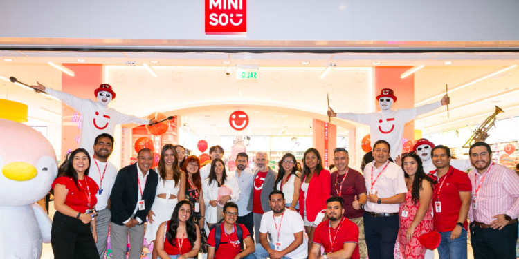 Miniso reinaugura su tienda más icónica en un conocido centro comercial de Lima