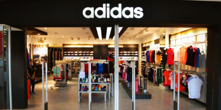 Indecopi sanciona a Adidas por incluir cláusula abusiva en su página web