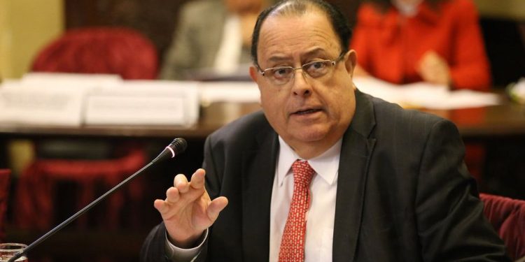 Julio Velarde: Economía peruana arrastra sesgo a la baja para este año