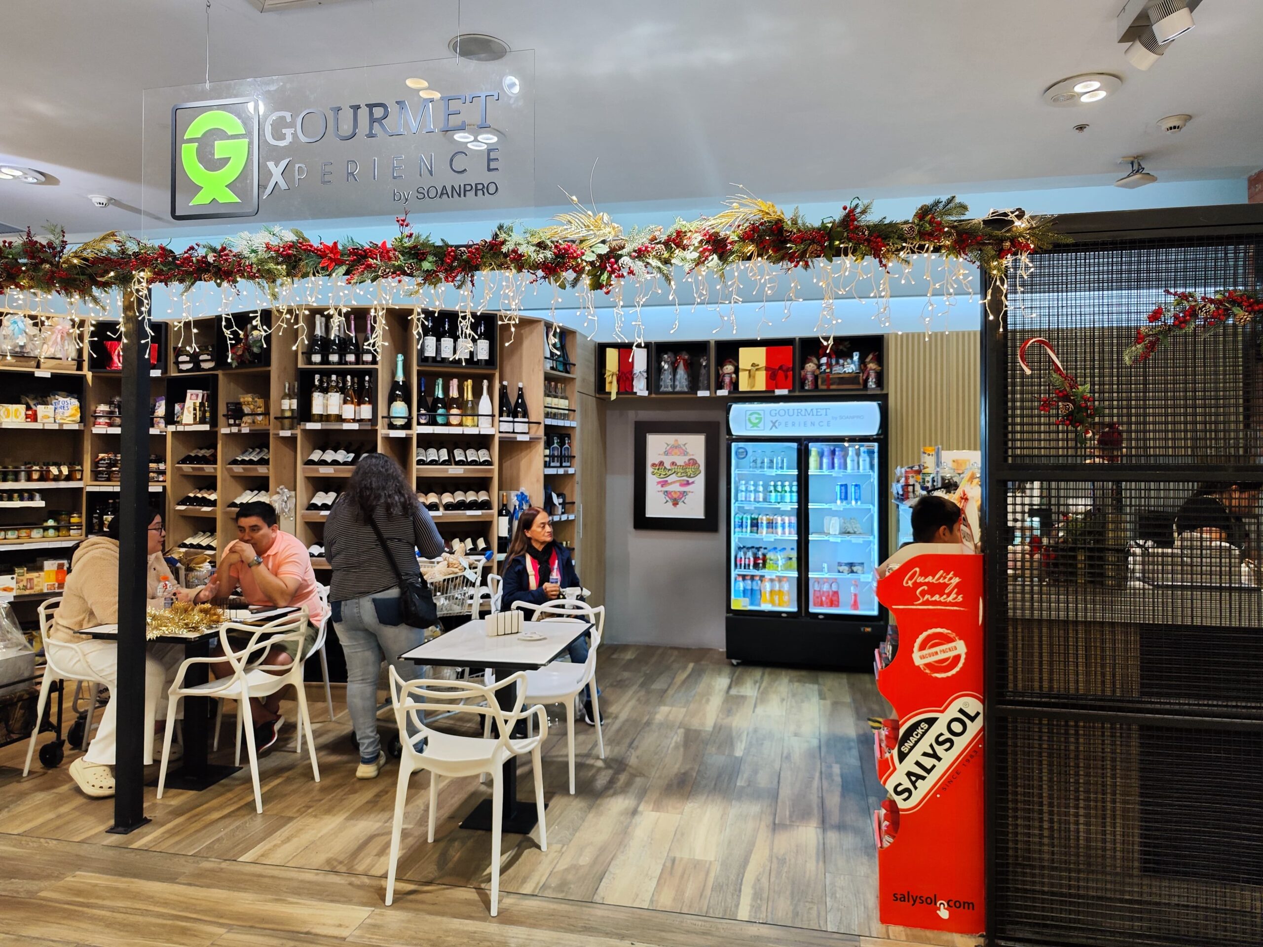 Ripley apuesta por nuevas experiencias en sus tiendas: abre una cafetería y un salón de belleza