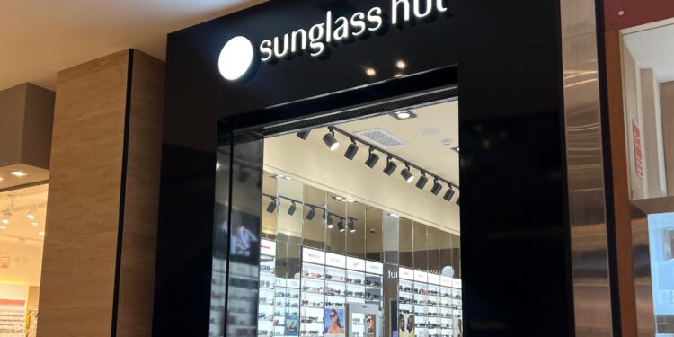 Estadounidense Sunglass Hut alcanza las 15 tiendas en Perú con apertura en moderno centro comercial de Lima