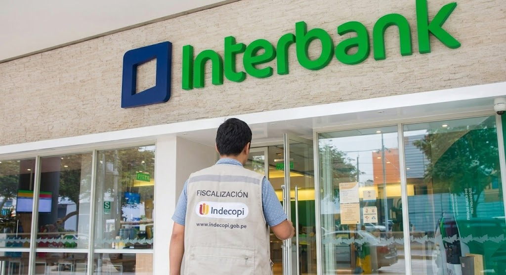 Multan a Interbank con más de S/ 19.000 por entregar tarjeta de crédito sin autorización