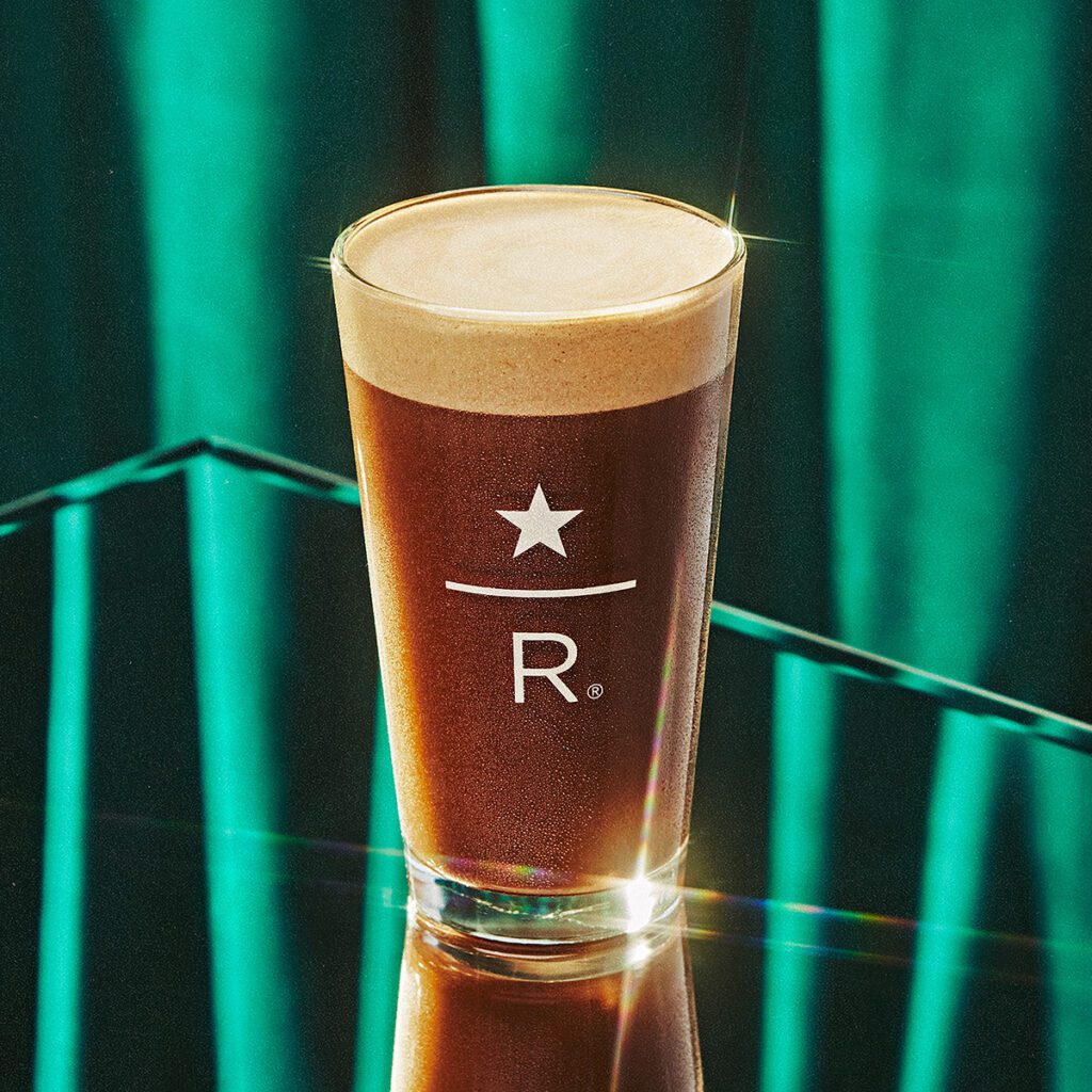Así son las cafeterías más grandes de Starbucks: puedes moler tu propio café y degustar bebidas exóticas