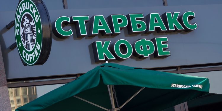 Starbucks encontró compradores para sus cafeterías en Rusia