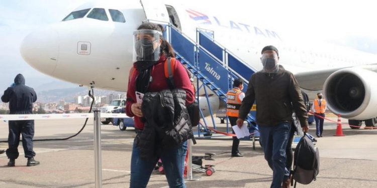 Aerolíneas suben pasajes hasta US$ 242 tras la emergencia climática