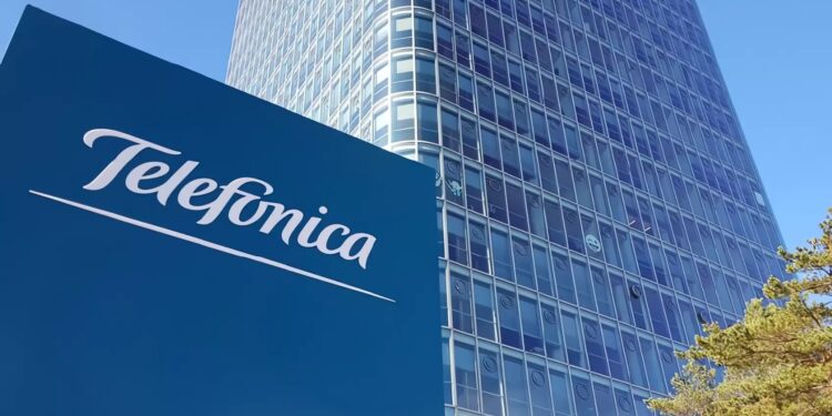 Telefónica contrató un asesor financiero para vender su filial en Perú, según medio español