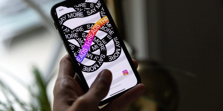 Meta pisa el acelerador y lanzará una versión web de Threads esta semana