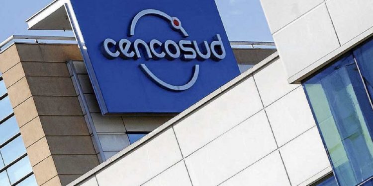 Analistas respaldan gestión de CEO de Cencosud, pero ven con cautela la expansión en EEUU