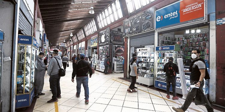 Comerciantes de Mesa Redonda trasladan sus operaciones a Las Malvinas