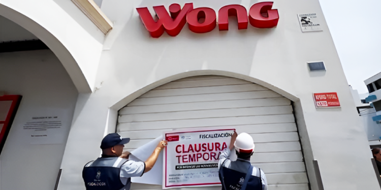 Clausuran supermercado Wong de San Isidro por fallas estructurales y riesgo sanitario