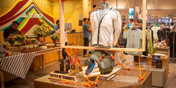 Adidas inaugura su primera tienda de indumentaria para outdoor en Lima