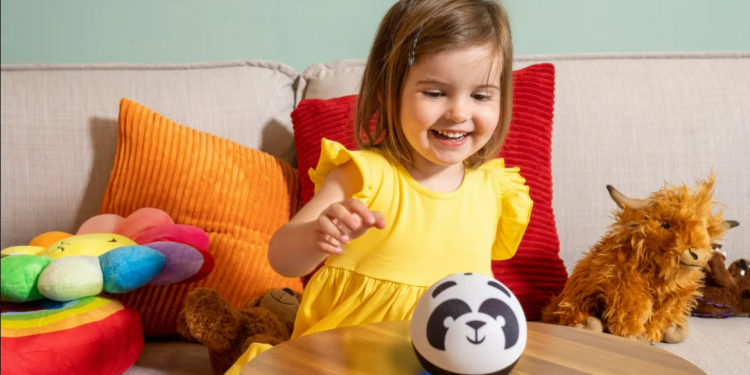 Amazon: Alexa puso en riesgo vida de niña al decirle que toque un enchufe con una moneda