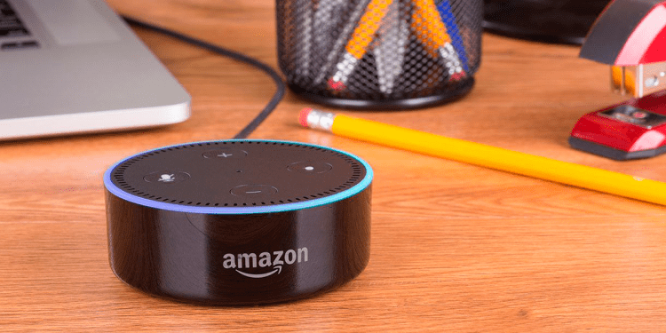 Alexa sugiere a usuario darle “un puñetazo en la garganta” a sus hijos para que paren de reír
