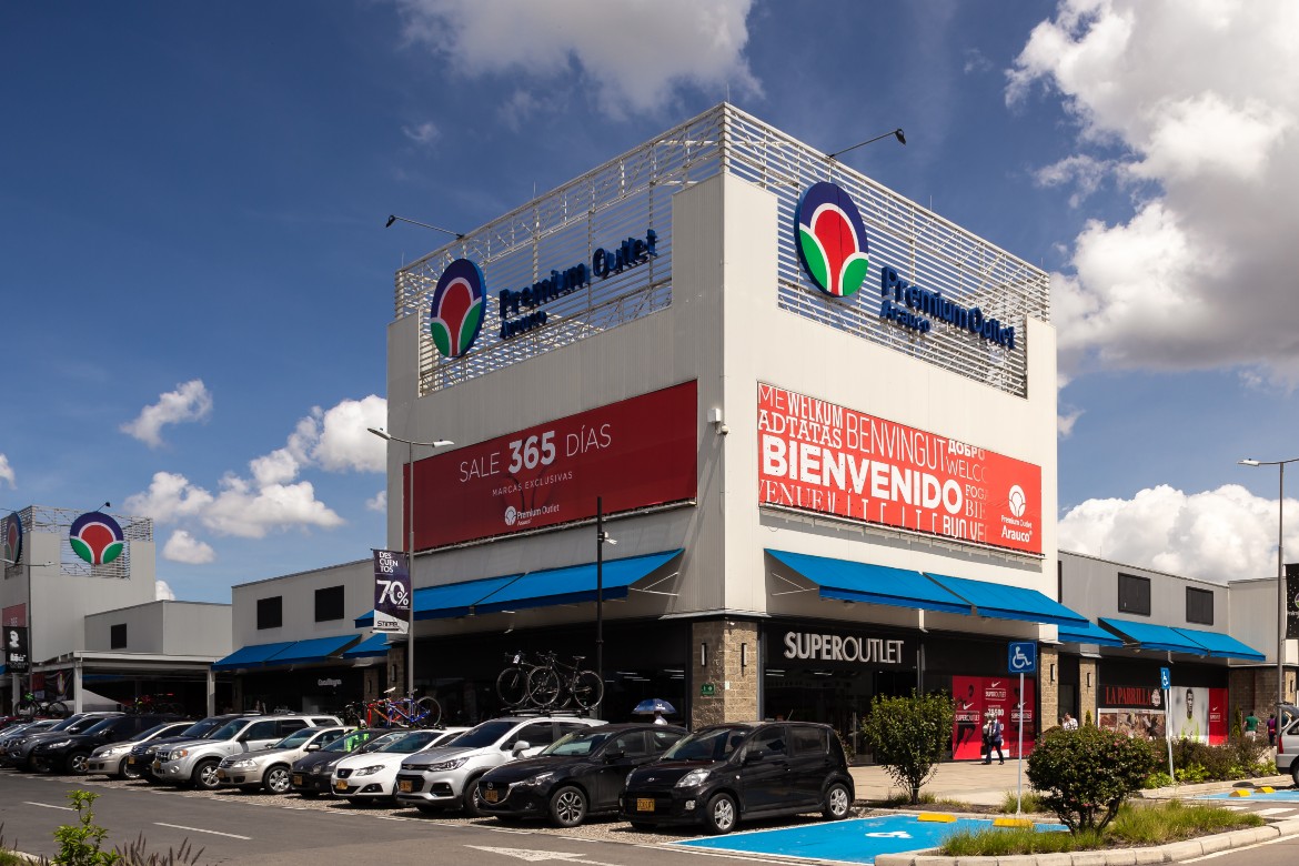 Parque Arauco vende 49% de su portafolio de Outlets en Chile, para financiar compra de mall de Falabella
