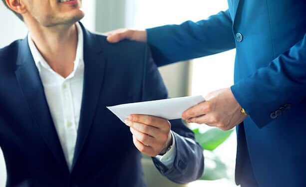 ¿Cómo negociar un aumento salarial o un ascenso profesional? Sigue estos consejos para lograrlo
