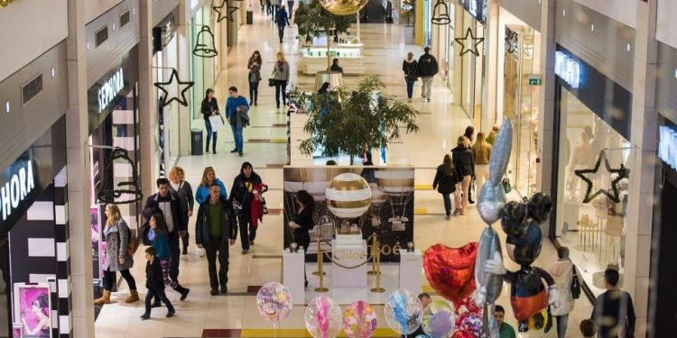 Sector comercio y restaurantes registraron su nivel más bajo en diciembre