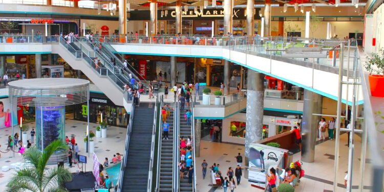 Centros comerciales prevén crecer 6% este año: Los nuevos proyectos y desafíos a la vista