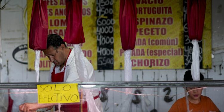 Argentina cierra el 2023 con una inflación de 211,4%, el peor registro en más de 30 años