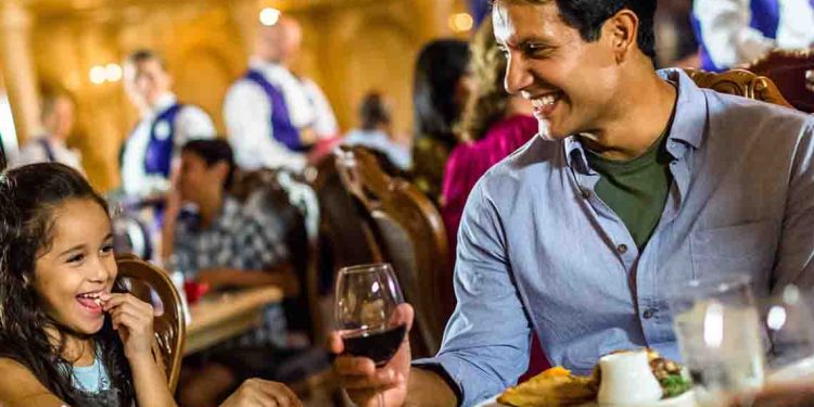 Día del Padre: Papás peruanos prefieren cena o almuerzo por su día