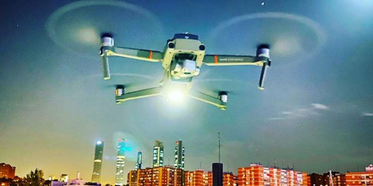 Este centro comercial sorprende al implementar drones para reforzar su seguridad