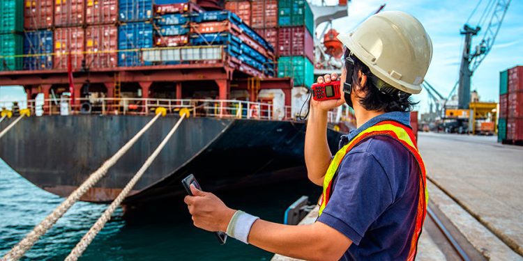 Empleos generados por las exportaciones cayeron en 16 regiones del Perú