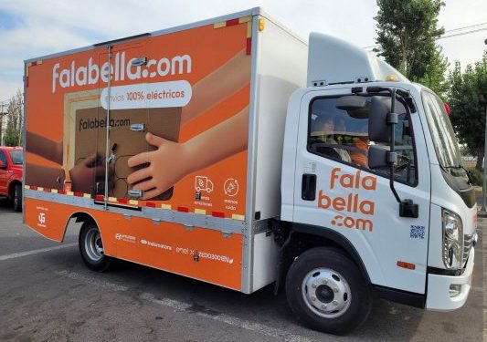 Falabella apuesta por camiones eléctricos para potenciar su reparto