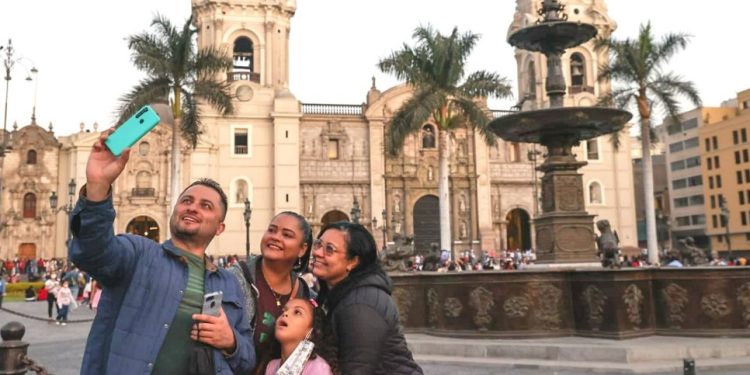 El 40% de empresas privadas otorgará el viernes 28 de abril como día no laborable