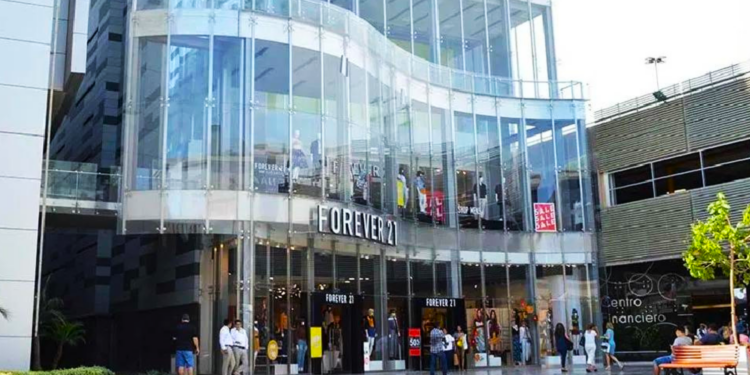 Forever 21 se va del Perú después de una década y liquida sus tiendas con descuentos