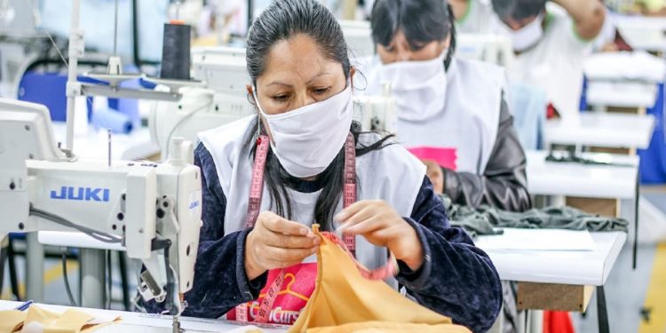 Promperú impulsa oferta textil de empresas de Gamarra en Bolivia