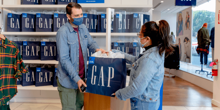 Gap despedirá cerca de 500 empleados por la caída de sus ventas