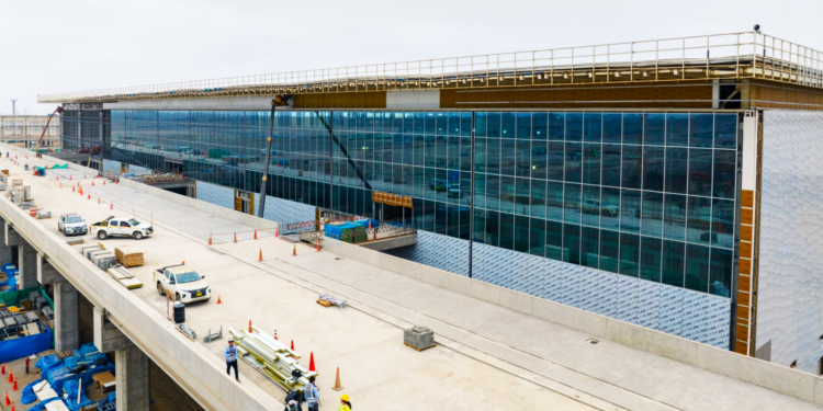 Contraloría pretende paralizar obras del nuevo Aeropuerto Jorge Chávez, según Ositrán